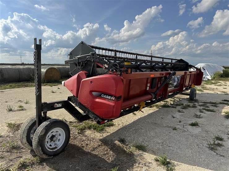 2011-case-ih-3020-image-3