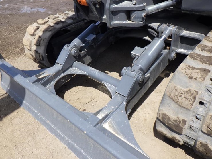 2021-doosan-dx85r-3-image-24
