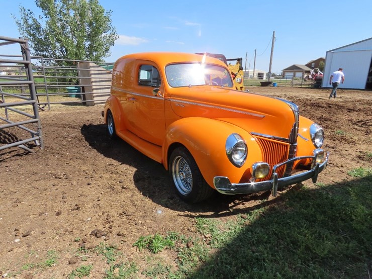 1940-ford-panel-image-1
