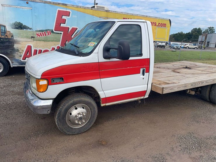 2007-ford-e450-image-4