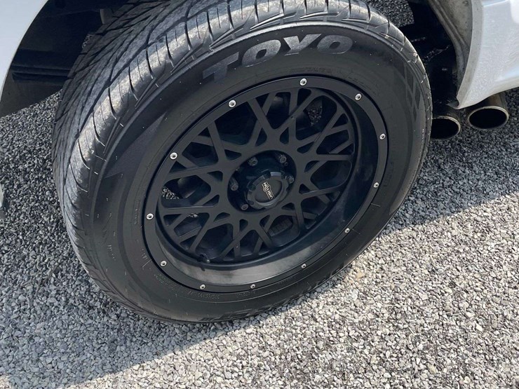 2020-ford-f150-xl-image-15