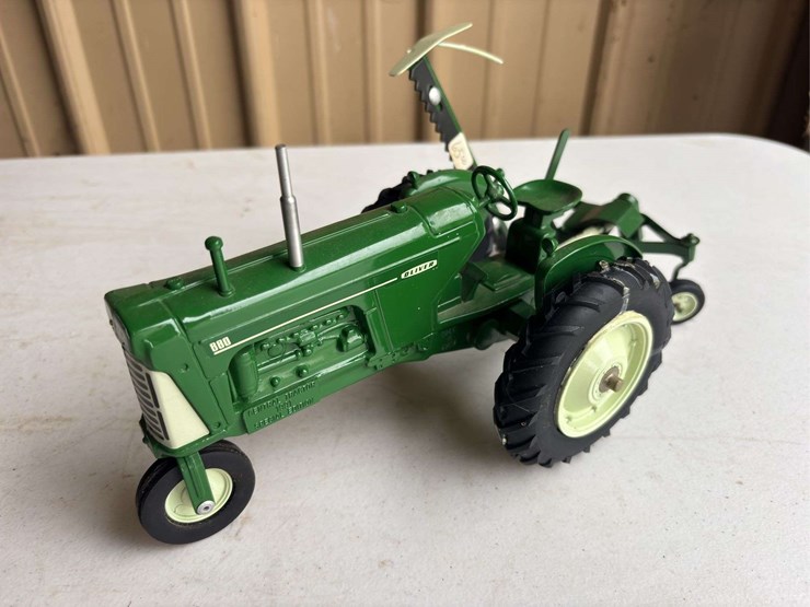 1/16-oliver-880-and-sickle-mower-image-8