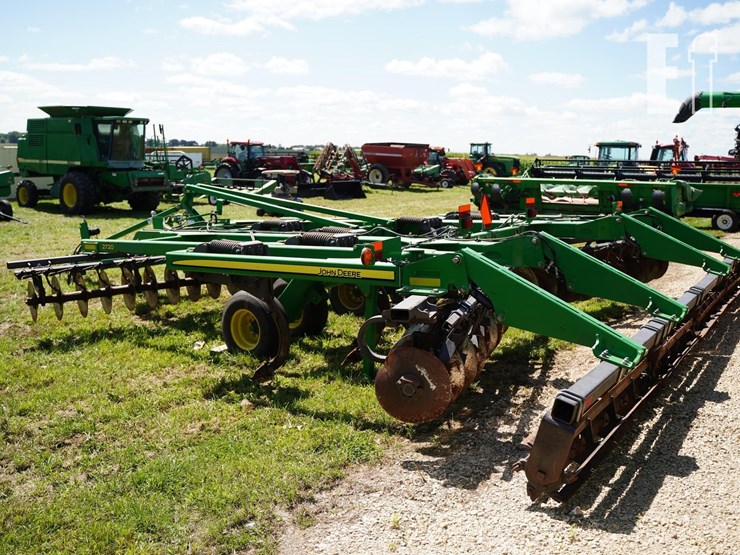 2014-john-deere-2720-image-4