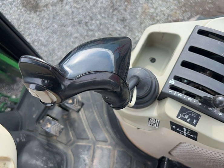 john-deere-4044r-image-51