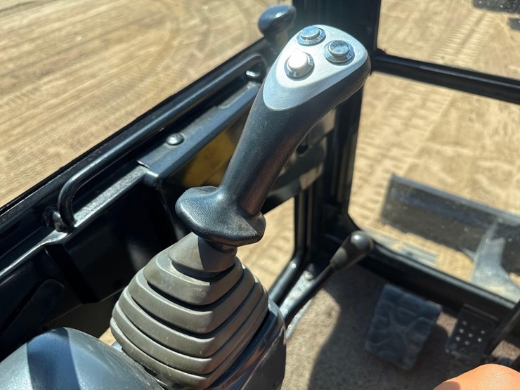2016-caterpillar-306e-image-34