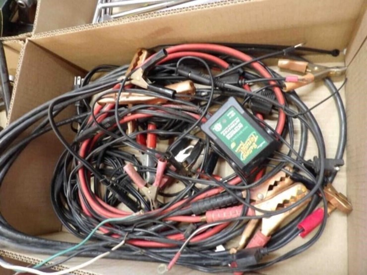 battery-charger/cables-image-1