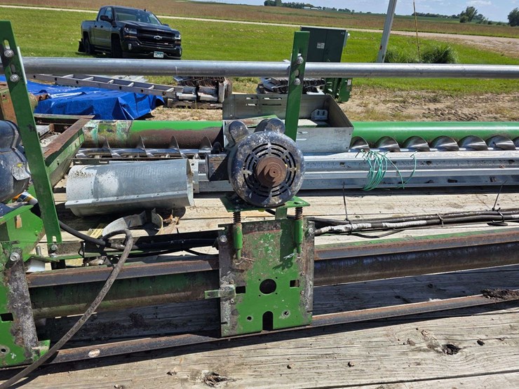 36’-stirrator,-230v,-1-phase,-3-down-augers,-currently-for-7-ring-bin-,-3-–-2hp-electric-motors,-upg-image-6