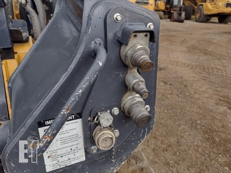 2020-deere-331g-image-15