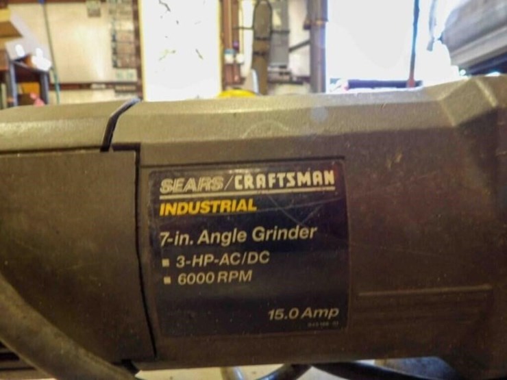 craftsman-7"-angle-grinder-image-2