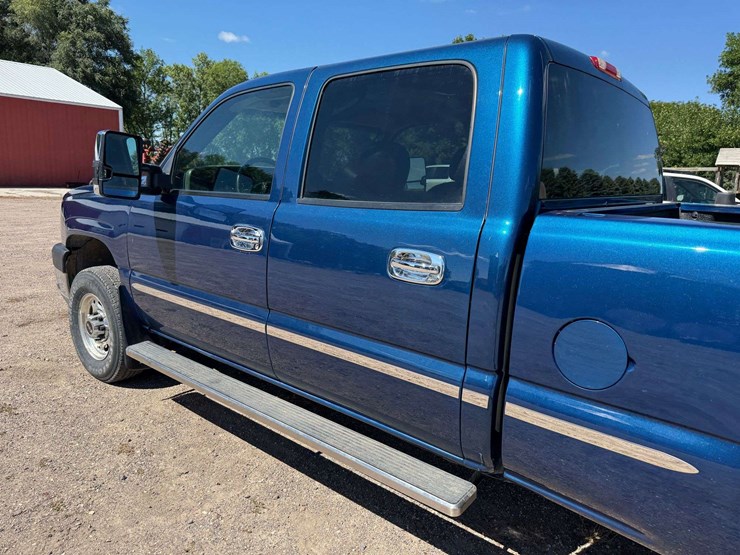2005-chevrolet-2500-image-13