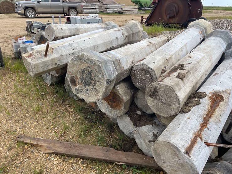 approx-40-precast-cement-pillars-image-6