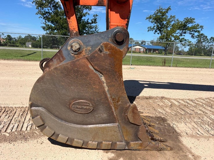 hitachi-zaxis-250lc-6n-excavator-image-9