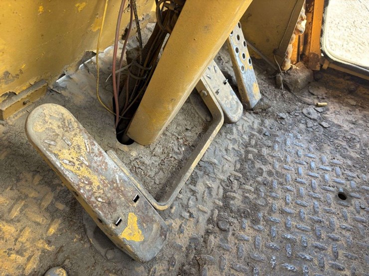 allis-chalmers-745-wheel-loader,-23.5-25-tires,-20-ply-fronts,-16-ply-rears,-115”-material-bucket,-w-image-49