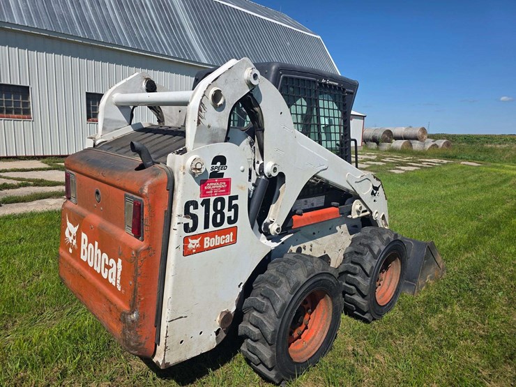 2010-bobcat-s185-image-26