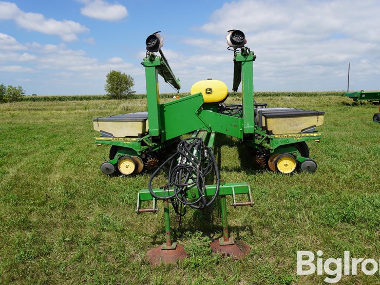 john-deere-7200-image-2