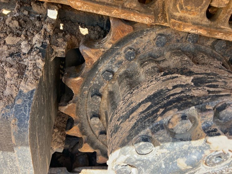 2019-caterpillar-330gc-image-28