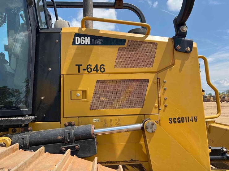 2019-caterpillar-d6n-lgp-image-21