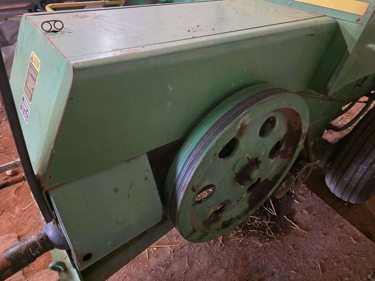 john-deere-336-image-34
