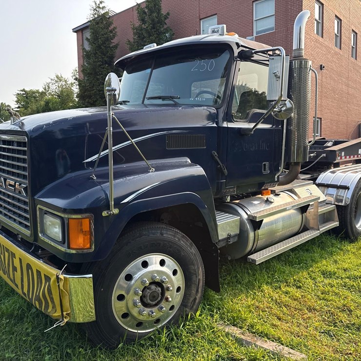 2003 MACK CH613