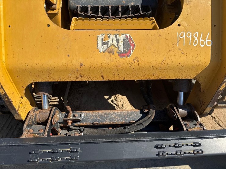 2023-caterpillar-299d3-image-21