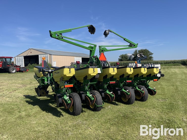 2018-john-deere-1765-image-7