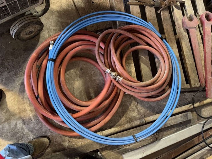 1”-and-1-1/4”-air-hose,-and-blue-1/2”-pex-hose-image-2