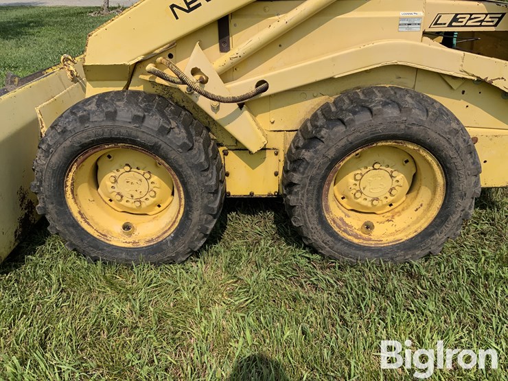 new-holland-l325-image-20