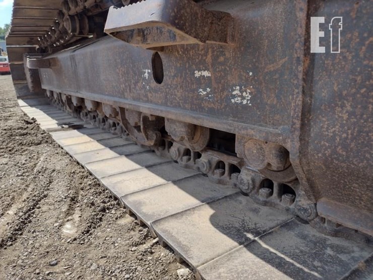 2011-komatsu-pc228us-lc-8-image-36