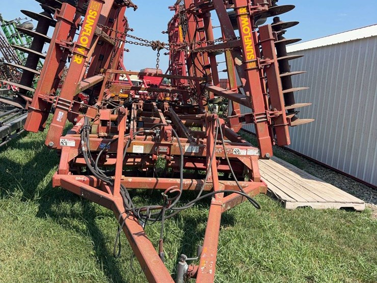 sunflower-6332-23ft-finishing-tool,-c-shank,-5-bar-harrow-image-3