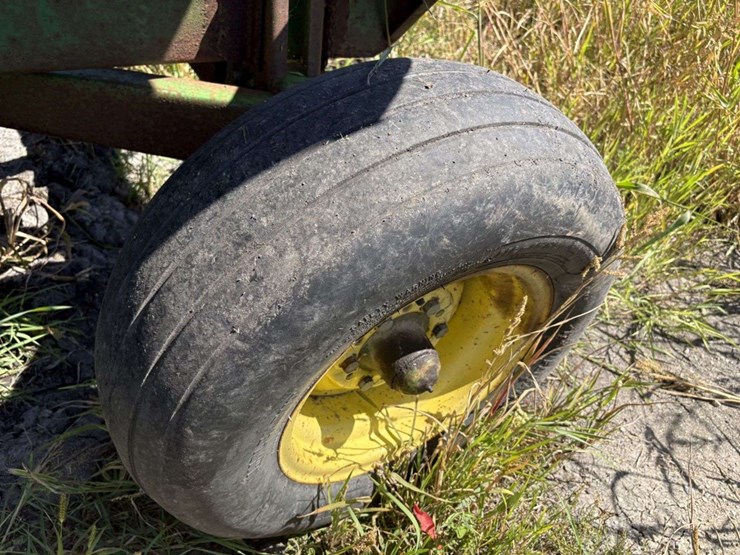 john-deere-1065a-image-12