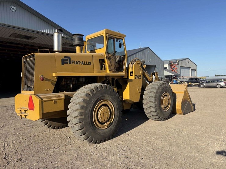 allis-chalmers-745-wheel-loader,-23.5-25-tires,-20-ply-fronts,-16-ply-rears,-115”-material-bucket,-w-image-3