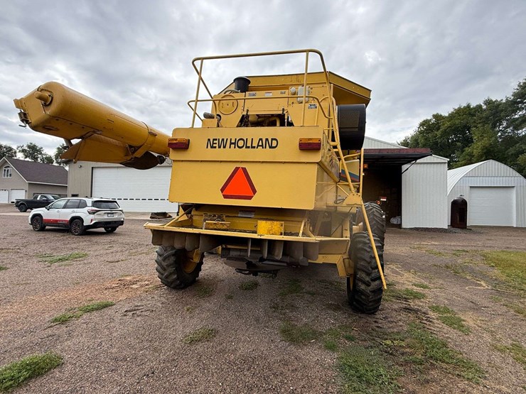 2000-new-holland-tr99-image-11