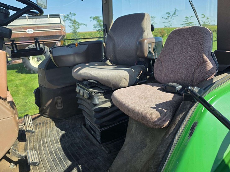 2004-john-deere-8320-image-53