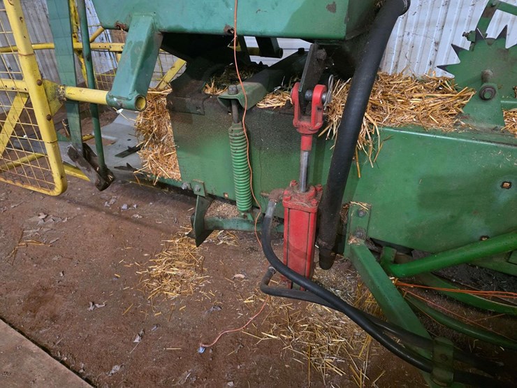 john-deere-336-image-21