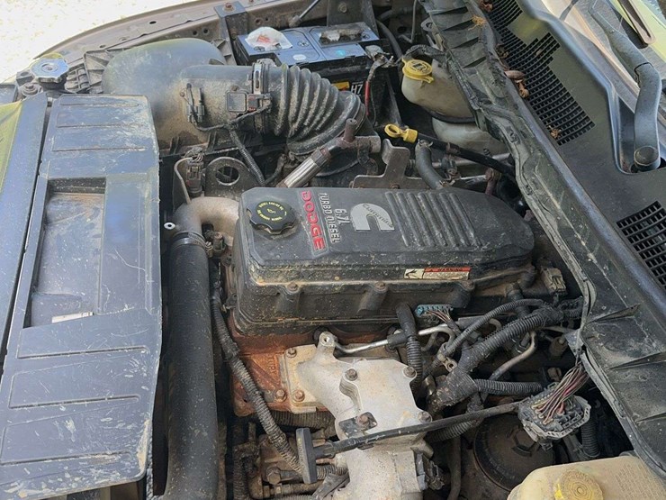 2010-dodge-3500-image-23
