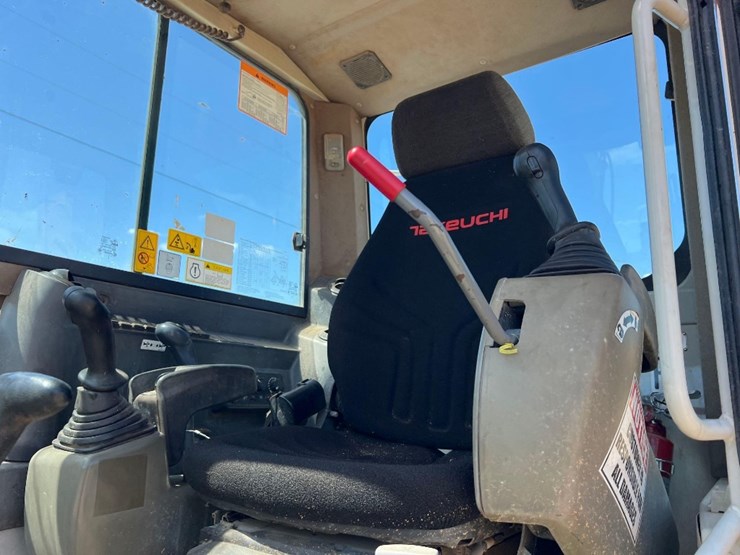 2016-takeuchi-tb290-image-28