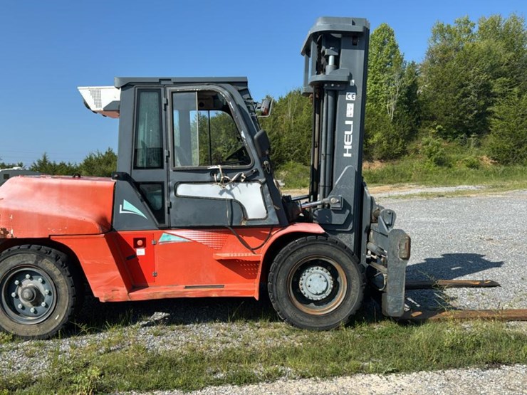 #165-•-2017-heli-americas-cpcd100-forklift-image-6