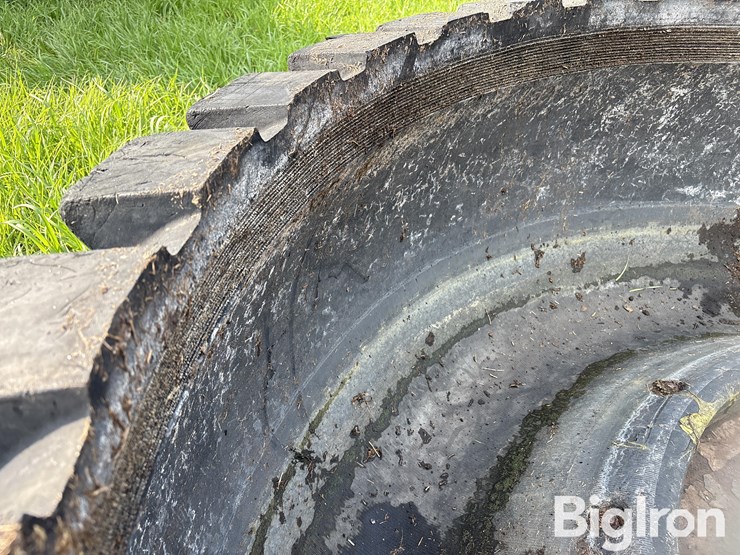 8.5’-rubber-livestock-water-tank-image-16