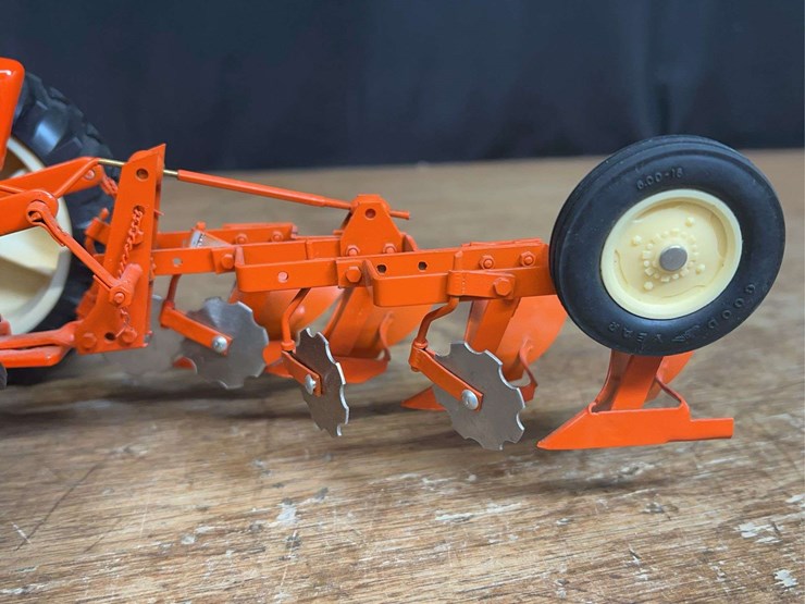 1/16-ac-d19-w/plow-customized-image-15