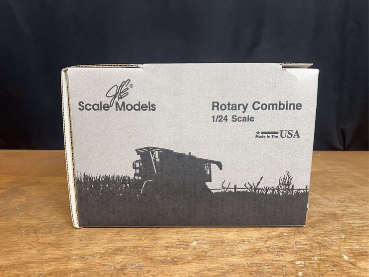 1/24-gleaner-r75-combine-2006-louisville-nib-sm-image-4