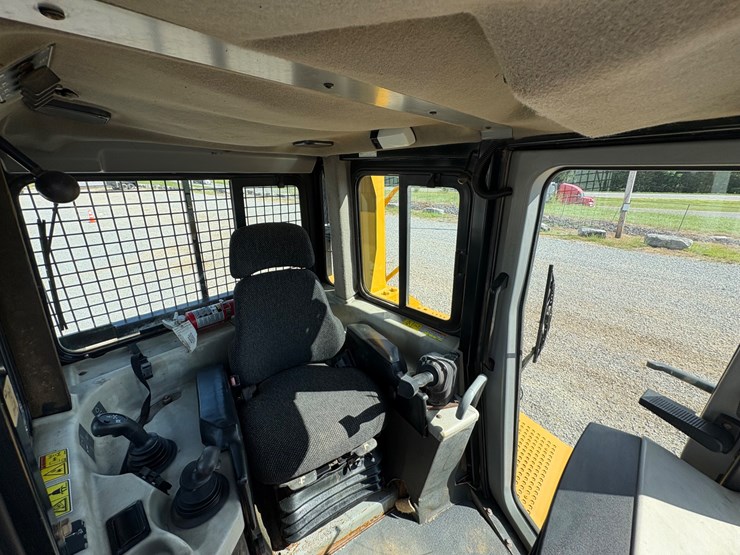 2007-caterpillar-d6t-xl-image-14