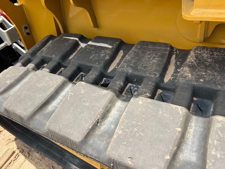 2024-caterpillar-255-skid-steer-image-26