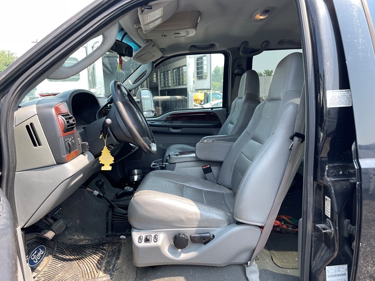 2007-ford-f550-image-26