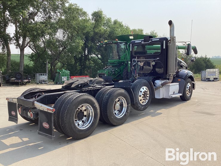 2010-peterbilt-384-image-5