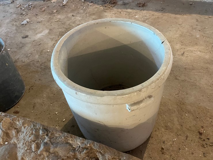 #3068-•-red-wing-10-gal-crock-image-2