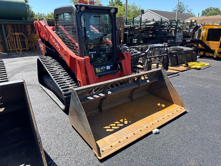 2021-kubota-svl97-2-image-2