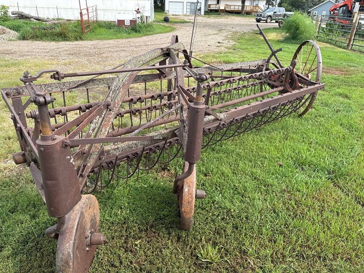 massey-harris-steel-wheel-side-rake-image-7