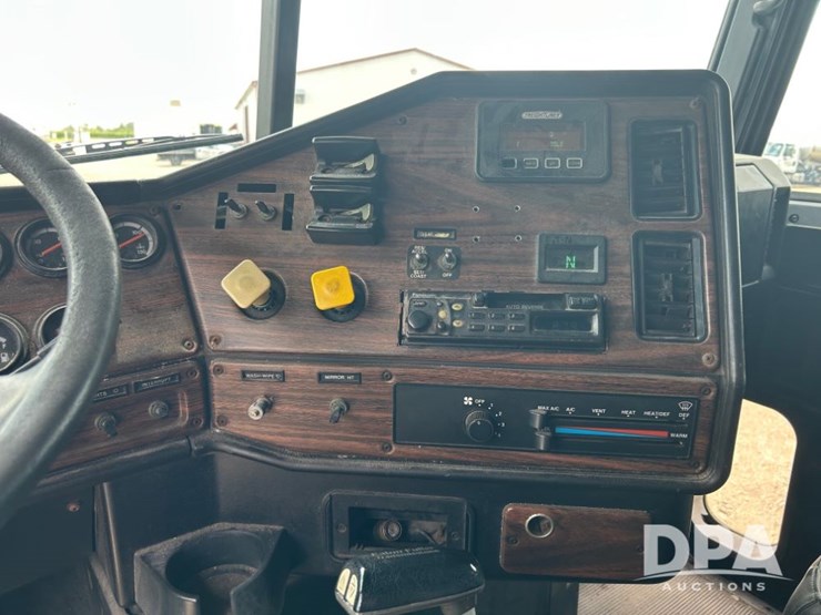 2000-freightliner-dry-tender-truck-(mn1096,-unit-369)-image-22