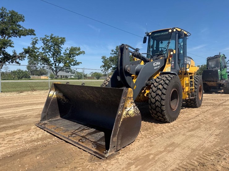 2016-deere-624k-image-2