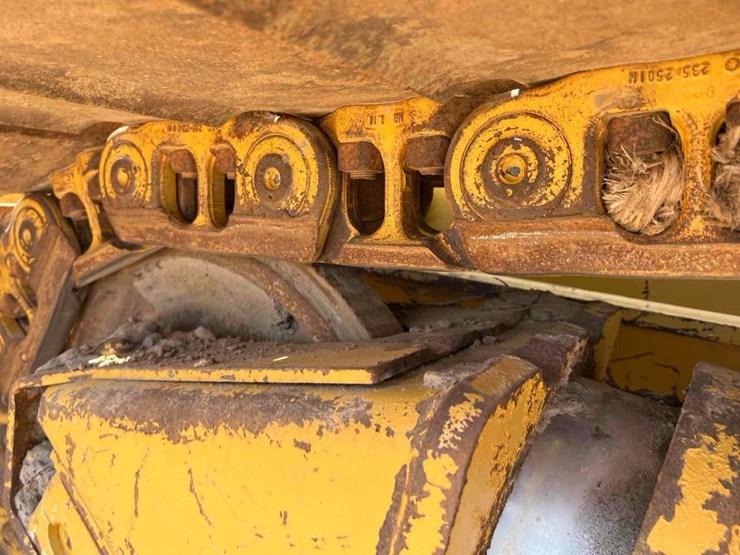 2019-caterpillar-d6n-lgp-image-12